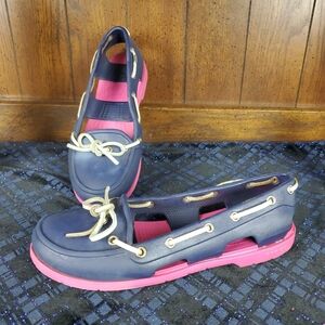 Crocs flats slip on loafers
 Sz W7
 blue pink
Blue